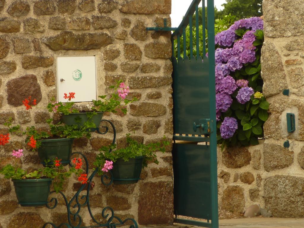 Chambres D'Hotes Les Sageais Baguer-Morvan Szoba fotó