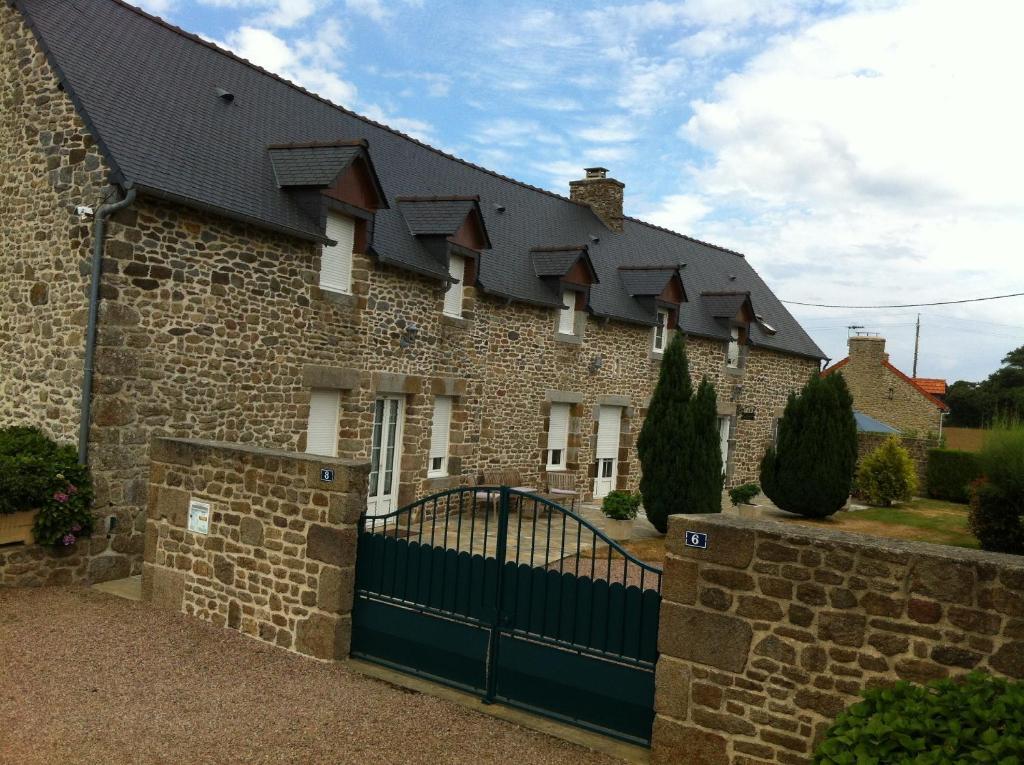 Chambres D'Hotes Les Sageais Baguer-Morvan Kültér fotó